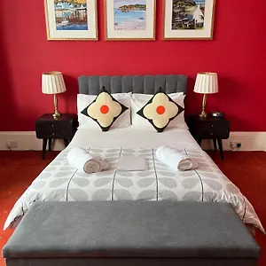 gladstone-house.edinburghhotelsuk.org/